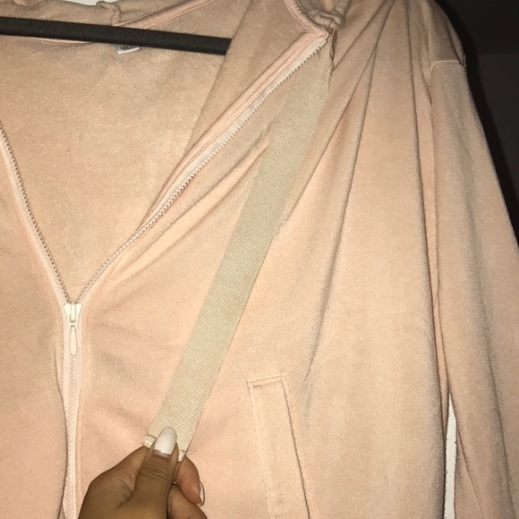 🌸 Princess Tam Tam X Uniqlo zip up hoodie - Picture 4 of 5